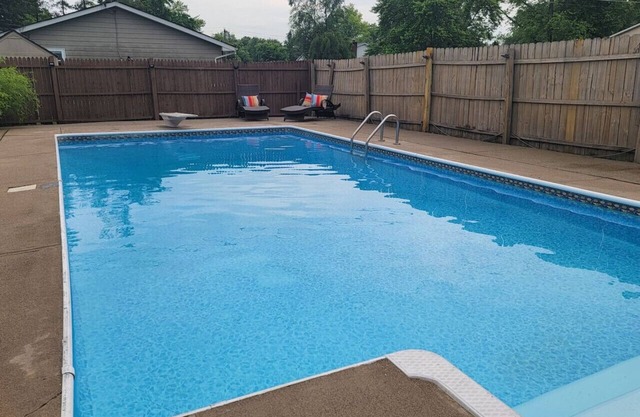 Private Pool, Firepit, BBQ - A FUN place to RELAX.