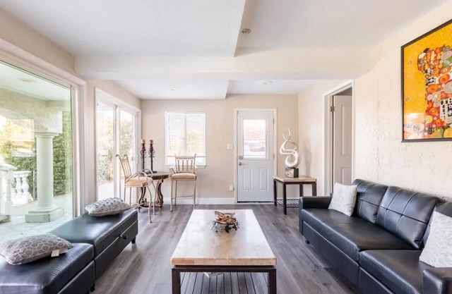 Private Pool & Hot Tub Retreat, Stunning City Views & Near SFO & Downtown