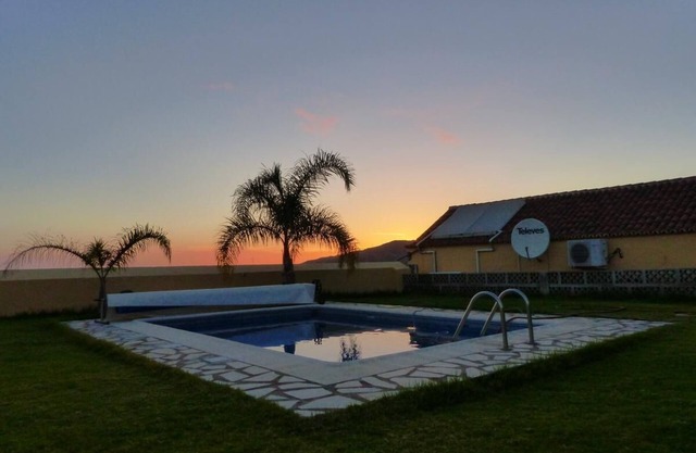 PRIVATE RURAL HOUSE WITH POOL