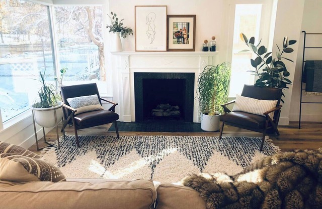 Private sauna home in prime walkable location