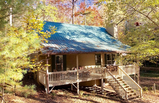 Private/secluded, multiple fire pits, fishing pond, a little taste of heaven!