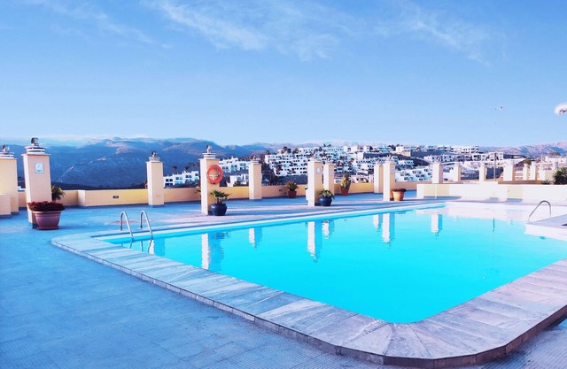 Private Solarium Home - Terrace & Beach Views