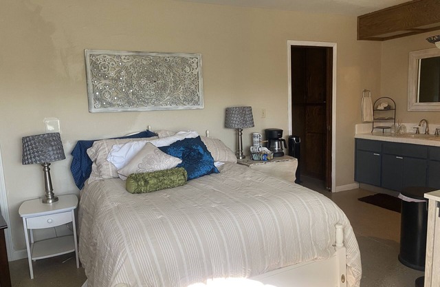 private suite 60 mins from Sequoias