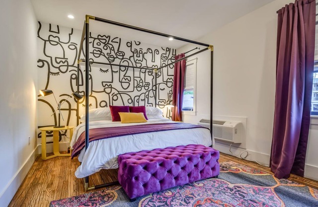 Private Suite in Historic Austin B&B: Sleeps 4!