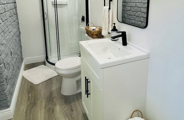 Private suite with own entry in vibrant Gainesville