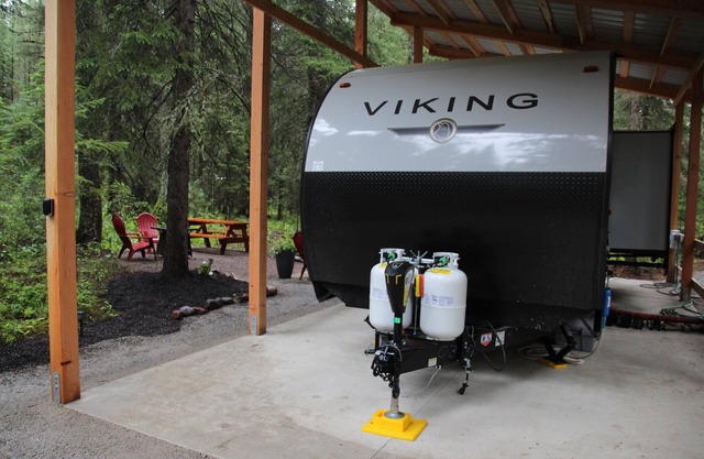 Private Travel Trailer for 2 Near Glacier Park