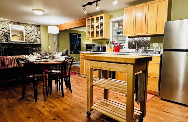 Private Truro apt near Corn Hill Beach & Ptown, dog-friendly-laundry & parking!