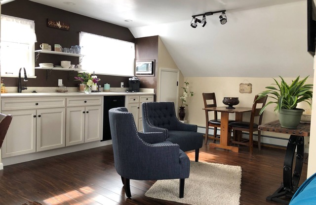Private updated studio in ideal location