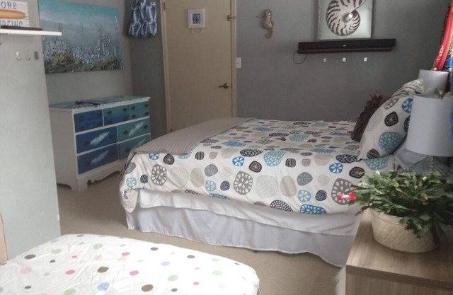 Private upscale apartment with kitchen, walking to Cherry Creek Rez. 30 to DIA.