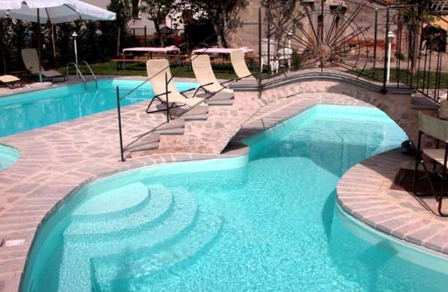 Private Villa with private pool, WIFI, hot tub, A/C, TV, veranda, pets allowed, panoramic view