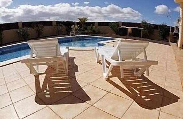 - Private villa, Heated Pool, Air Con & Wifi - Set In Tranquil Village