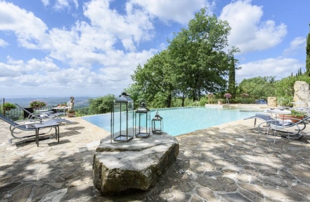 Private villa in the heart of chianti with view of siena