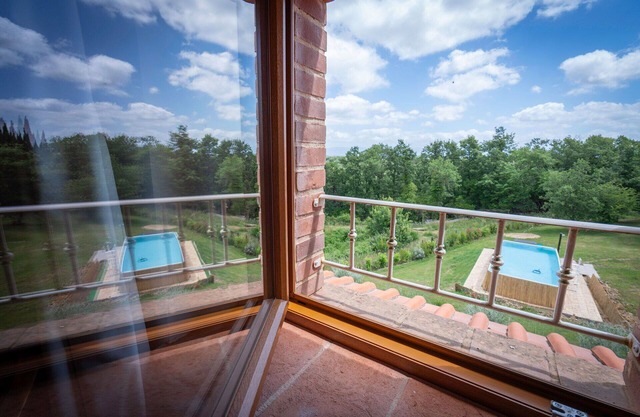 Private Villa with A/C, private pool, WIFI, TV, patio, panoramic view, close to Montepulciano