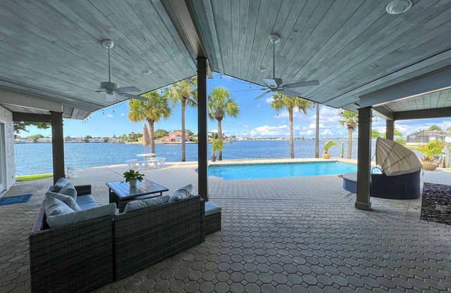 Private Waterfront Oasis - 1 mile from beautiful white sand beach