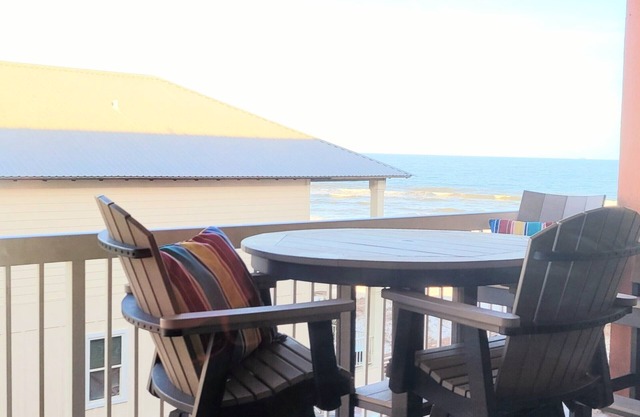 PROMO 5% WEEKLY AND 15% MONTHLY DISCOUNTnGREAT VIEWS! HEATED POOLS