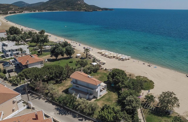 Proteus Beach Front Villa, Toroni