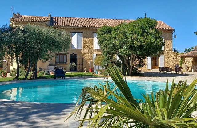 Provencal and authentic farmhouse with olive trees and a magnificent swimming pool