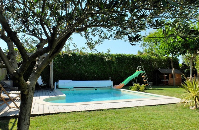 Provencal villa with pool between Avignon and St Remy de Provence