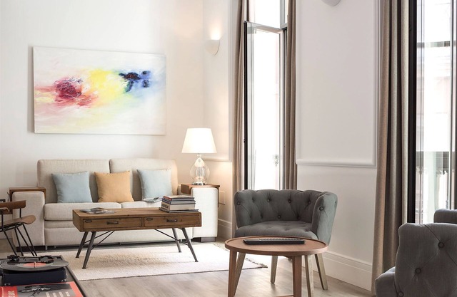 Puerta Catedral Holiday Suites