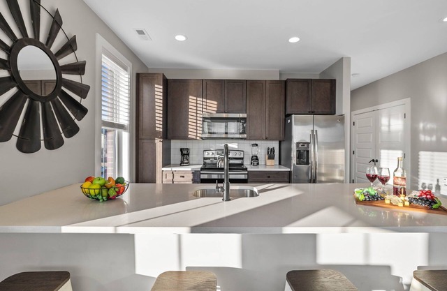 Pulse - Minutes to Broadway - Sleeps 6