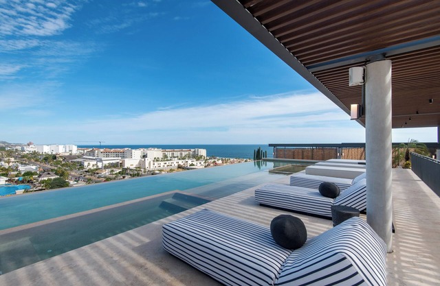 Punto Nima Luxury Condos