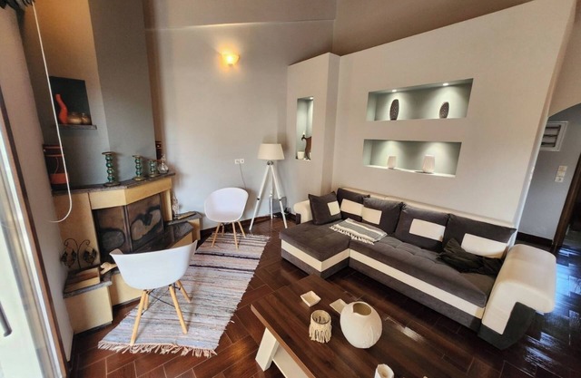 Pure relaxation: Well-kept holiday home in Loggos with garden, close to the beac