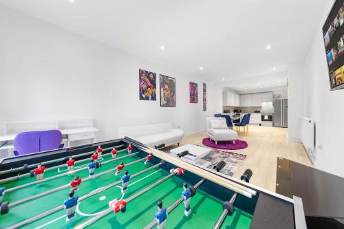 Purple Reignz - 3BR - close to LDN