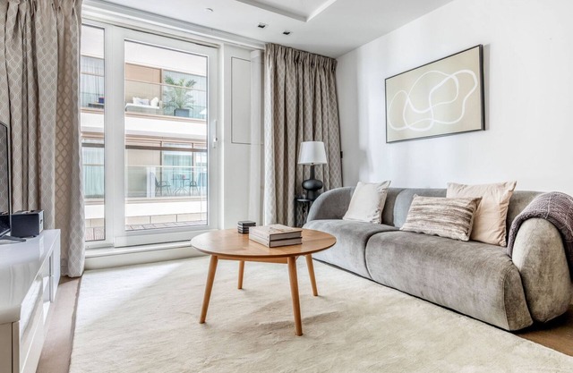 Purpose built Kensington 1BR w/Balcony, nr shops & bars, by Blueground