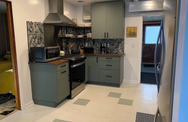 Quaint and cozy cottage in lovely Lake Geneva