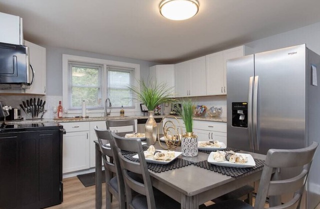 Quaint and Warm 2BR Cottage Close to 85/40, WiFi