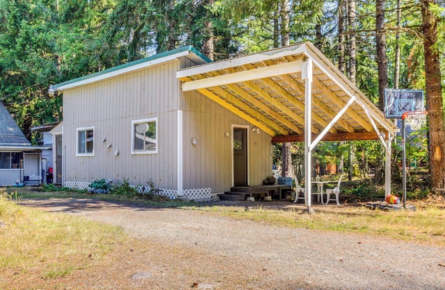 Quaint Ashford Studio Stay: 5 Mi to Mt Rainier!