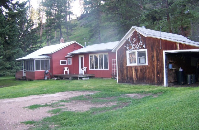 Quaint Cabin in the Heart of the Black Hills