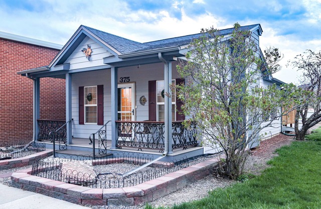 Quaint Downtown Charmer in Heart of Meeker, CO