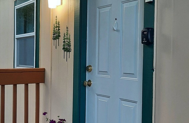 Quaint farmhouse with WiFi in charming Beaver