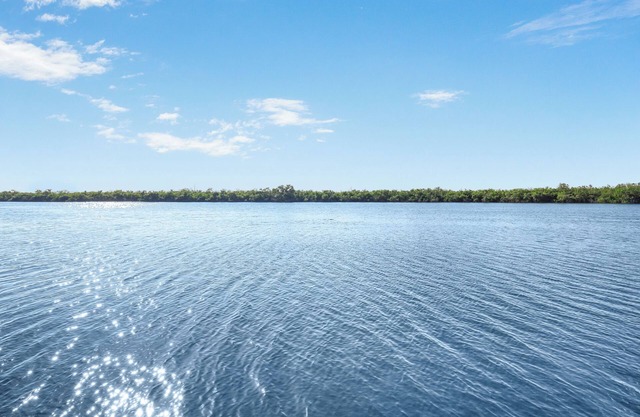 Quaint Naples condo w/pool & short drive to Marco