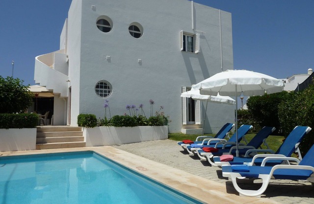 Quality 4 Bedroom Villa Air-Conditioning, Private Pool, Nr. Beach & Everything! For 8-10 persons.