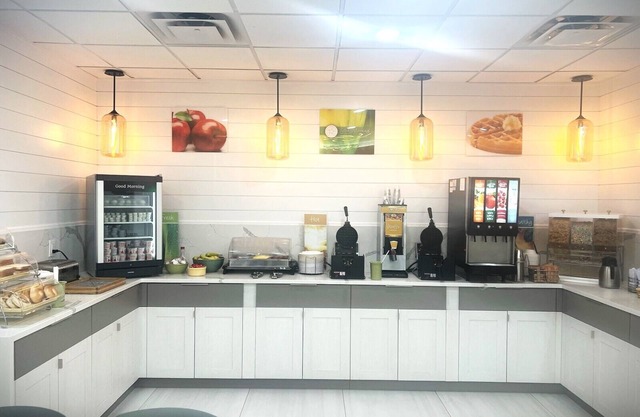 Quality Inn Airport - Cruise Port