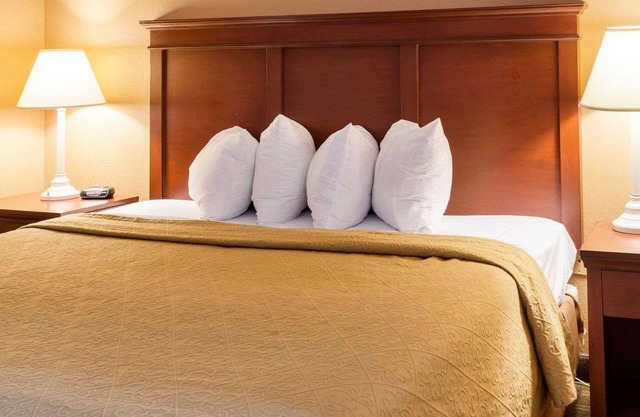 Quality Inn Louisville MS