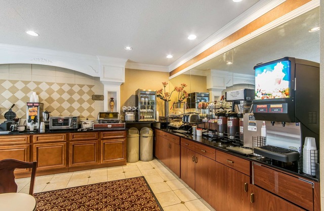 Quality Inn & Suites Evansville North