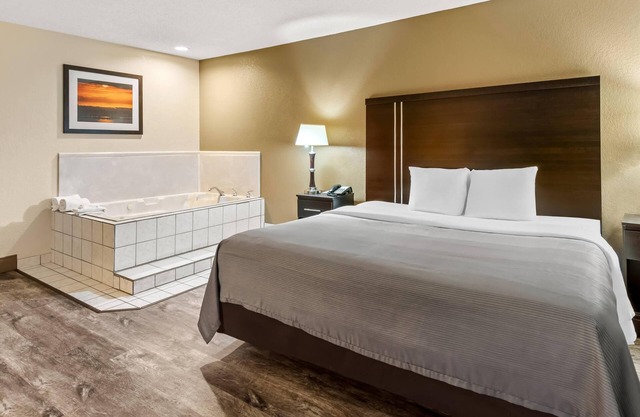 Quality Inn & Suites - Granbury