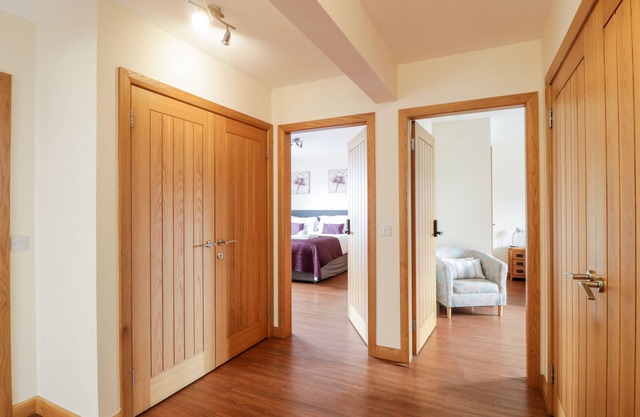 QUARE PLACE, family friendly, with open fire in Southerness