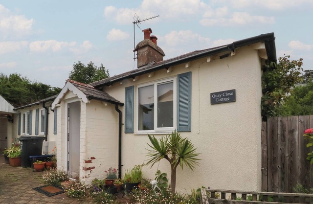 QUAY CLOSE COTTAGE, pet friendly, country holiday cottage in Instow