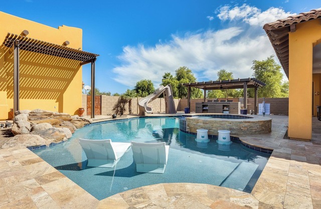 Queen Creek Oasis W/Pool Spa Billiards 3+ Bedrooms