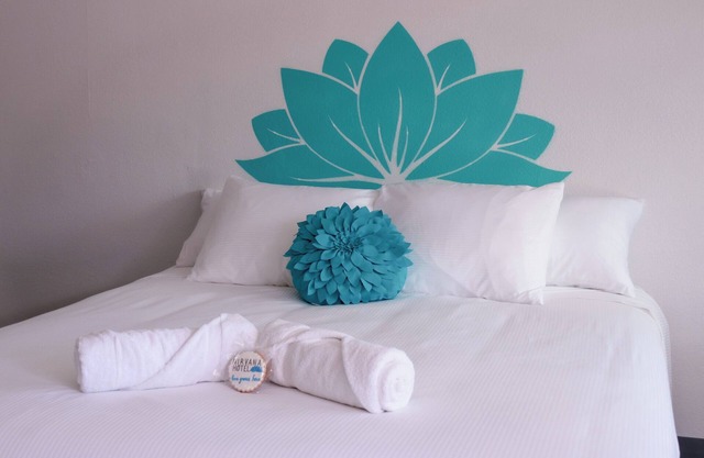 QUEEN ROOM - SLEEPS 2 - NON-SMOKING