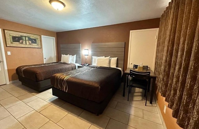 Queen Room With Two Queen Beds- Non Smoking