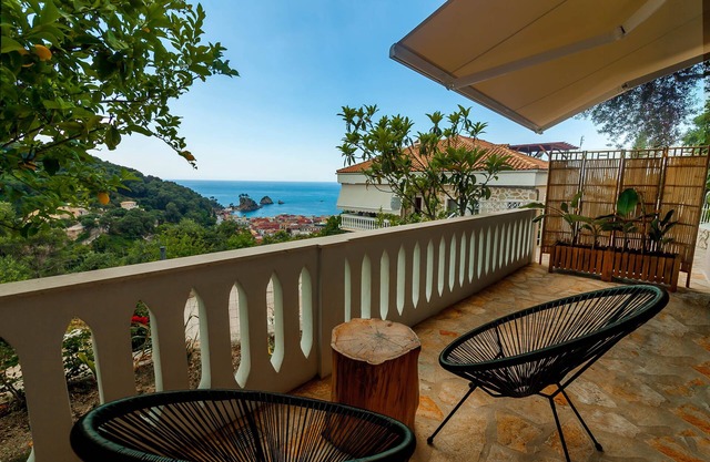 Queen suite with panoramic views