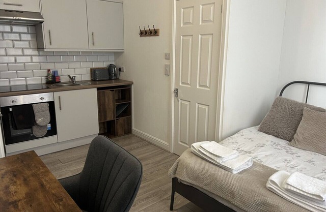 Queens Road Apartment 2