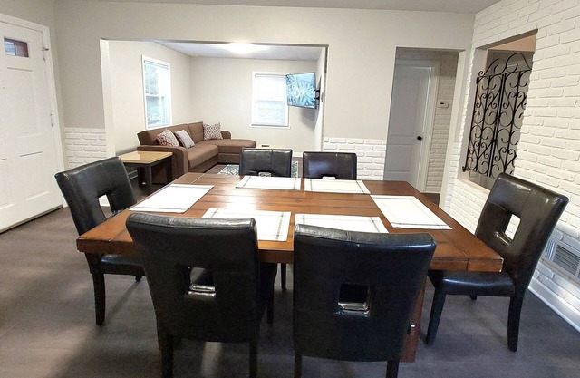 Quick Access to O'Hare and Chicago downtown