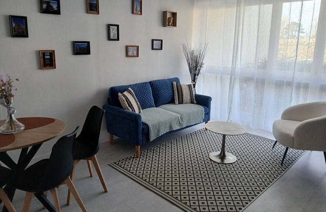 Quiet 2* studio, near the center, wooded residence