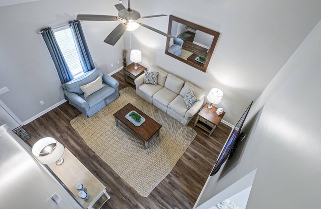 Quiet 4BR Split-Level Near LakePoint & Hospital